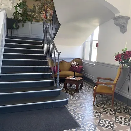 De La Comtesse Chateau De La Bouchatte *