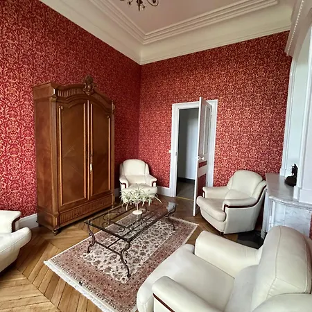 De La Comtesse Chateau De La Bouchatte Guest house