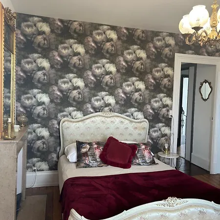 De La Comtesse Chateau De La Bouchatte * Chazemais